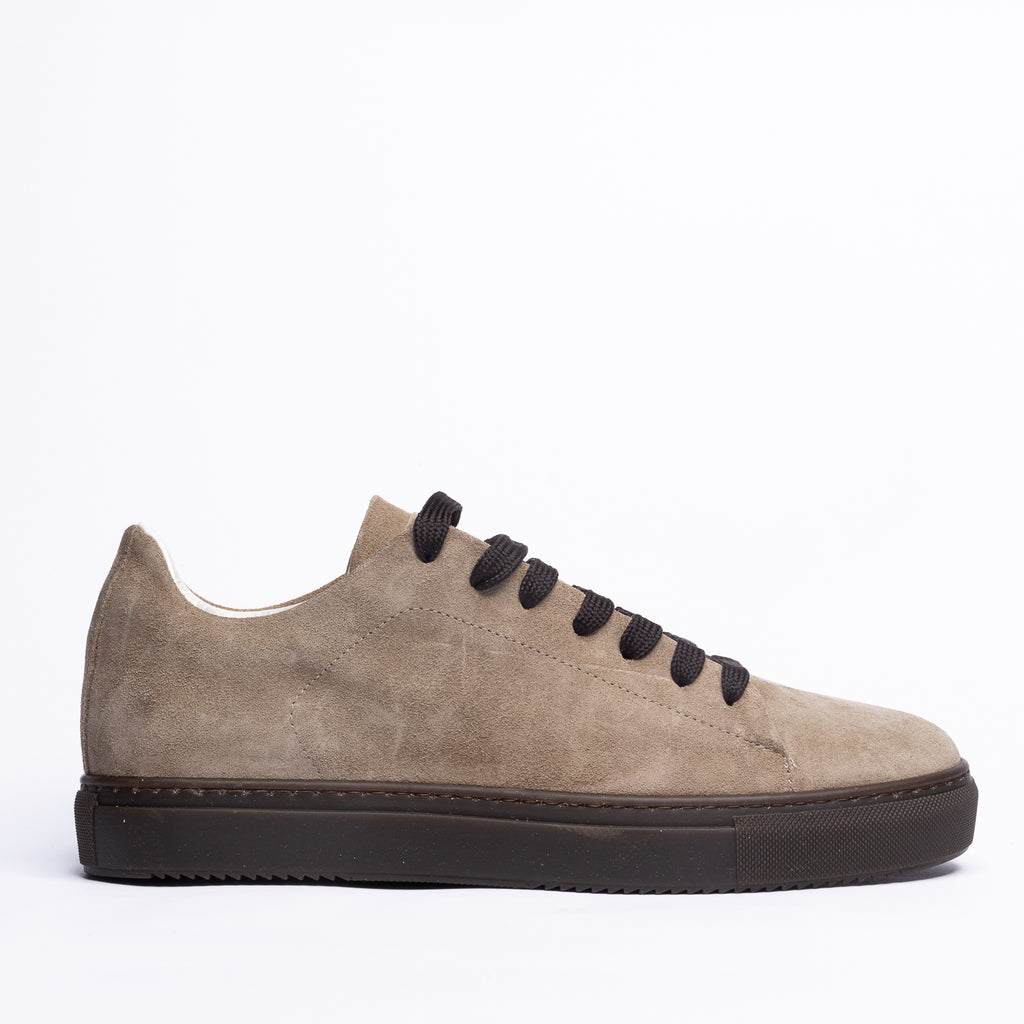 Sneakers in camoscio beige