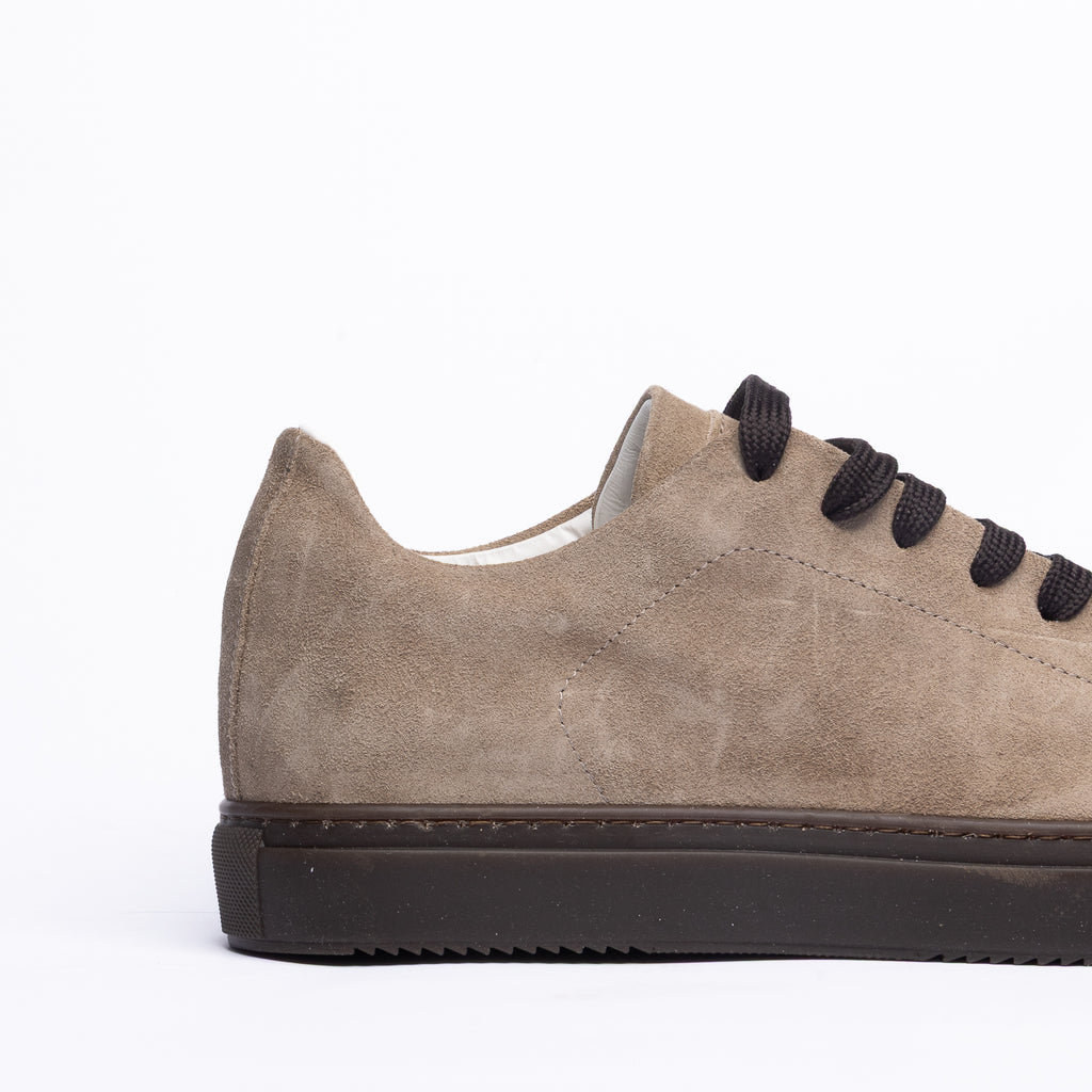 Sneakers in camoscio beige