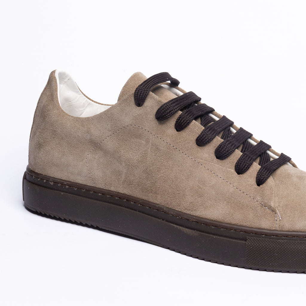 Sneakers in camoscio beige
